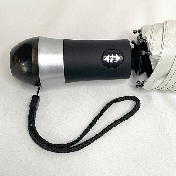 Camellia Umbrella Black & White NIB ☂️ - Picture 6 of 13